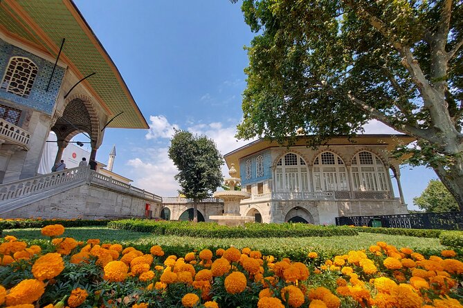 Istanbul Highlights! Blue Mosque, Hagia Sophia, Topkapı and More! - Lunch near the Blue Mosque