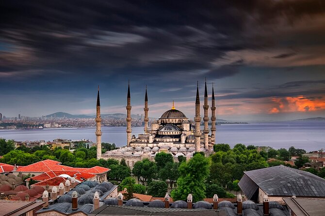 Istanbul Highlights: Guided Tour with Turkish Tea or Coffee - Why this four-hour route works in Istanbul
