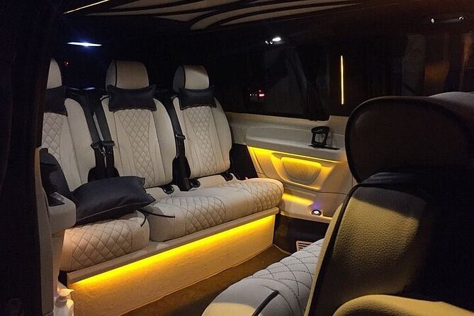 Istanbul Private Transfer - IST Airport, Cruise Ports and Hotels - Arriving at Istanbul Airport and finding the representative