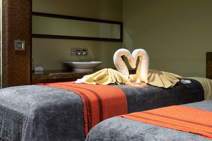Istanbul: Private Turkish Bath, Massage, and Pool in Taksim - Sauna, steam room, and pool time