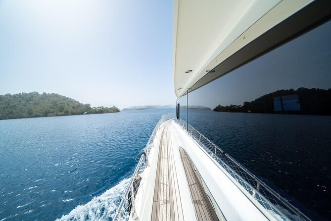 Istanbul: Small-Group Yacht Cruise with Snacks, Sunset or Daytime - Why Istanbul is best seen from the Bosphorus