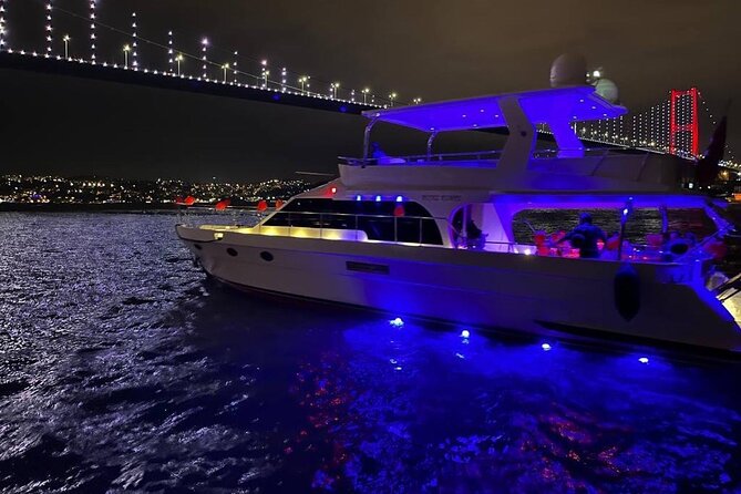 Istanbul: Small-Group Yacht Cruise with Snacks, Sunset or Daytime - Maiden’s Tower and the return south