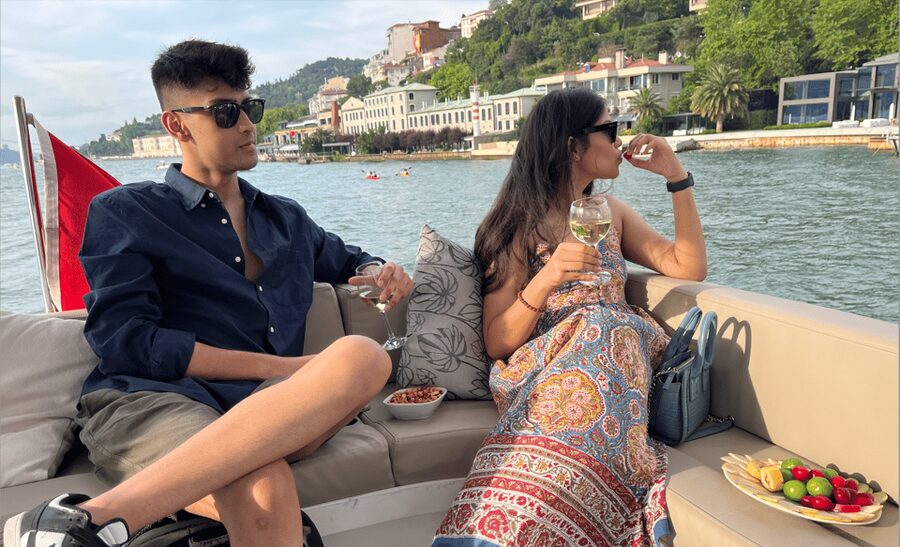Istanbul: Small Group Yacht Tour with Unlimited Wine - What the $57 price really covers
