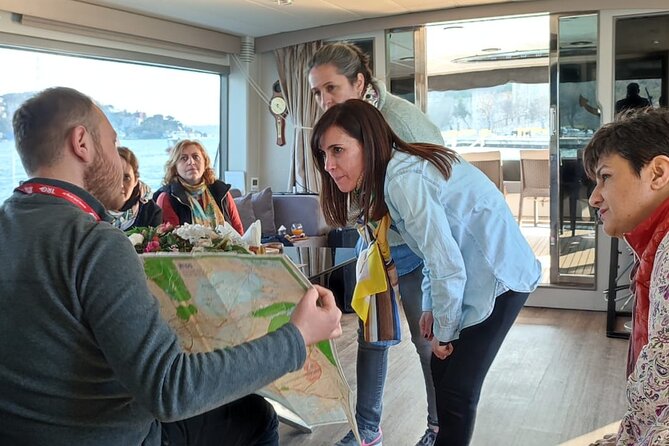 Istanbul Sunset Cruise on Luxury Yacht - Guided Group Cruise - From Dolmabahçe Palace to Ortaköy Mosque