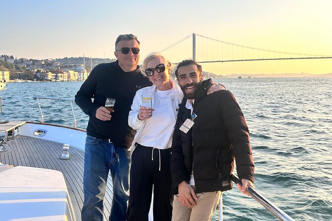 Istanbul Sunset Yacht Cruise on the Bosphorus with Transfers - Anadolu Hisarı and Küçüksu Pavilion
