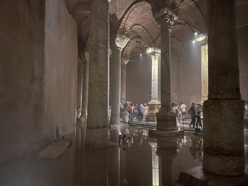 Istanbul: Topkapi, Hagia Sophia and Basilica Cistern Tour - At a glance