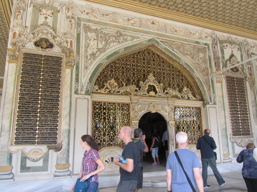 Istanbul: Topkapi, Hagia Sophia and Basilica Cistern Tour - Hagia Sophia, where several eras share one building