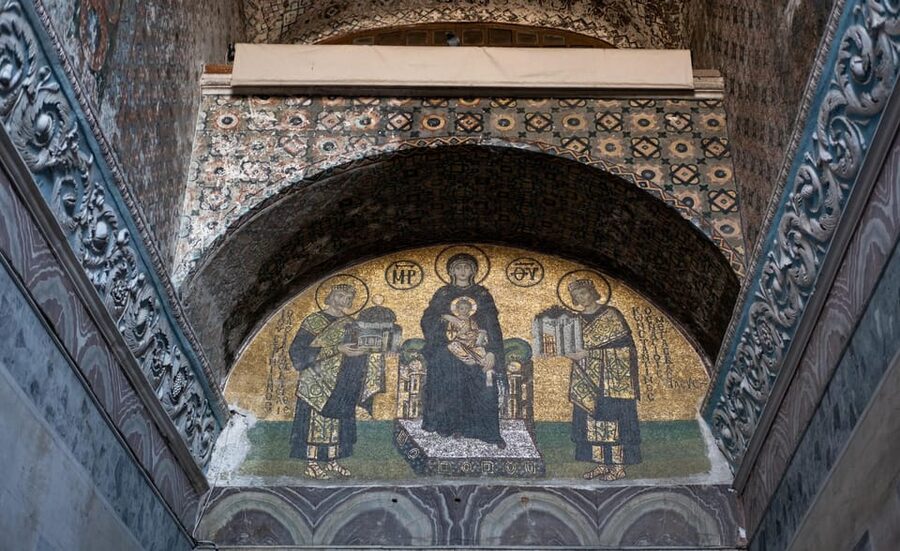 Istanbul: Topkapi, Hagia Sophia and Basilica Cistern Tour - What the guide adds
