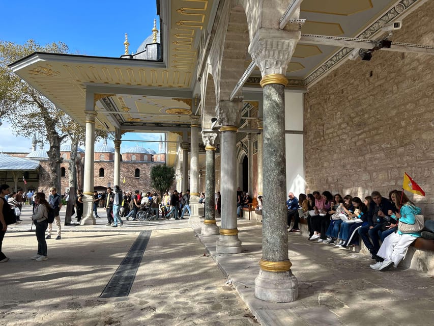 Istanbul: Topkapi Palace & Harem Museum Ticket & Audio Guide - Using the smartphone audio guide