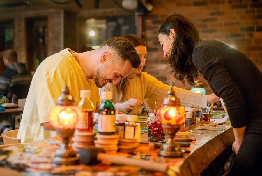Istanbul: Traditional Stained Glass Painting Workshop - Choosing a pattern and building your color plan