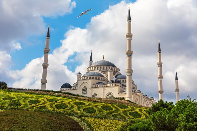 Istanbul Two Continents Tour By Bus And Bosphorus Cruise - Guide quality, language groups, and the pace of the day