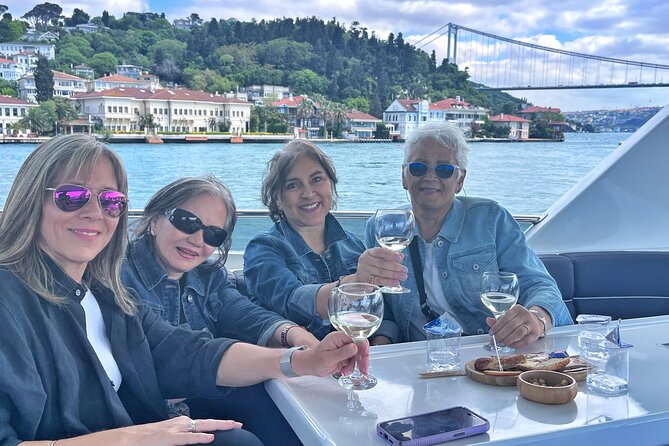 Luxury Bosphorus Yacht Tour – Asian Side Stop & Exploration - The Asian-side pause in Kanlıca