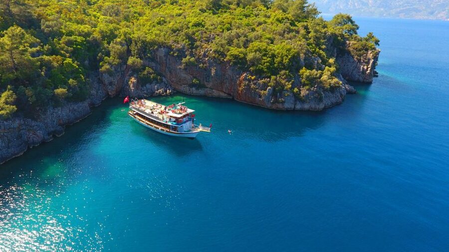 Marmaris: Boat Trip with Unlimited Drinks and BBQ Lunch - Aquarium Bay is the first proper swim stop