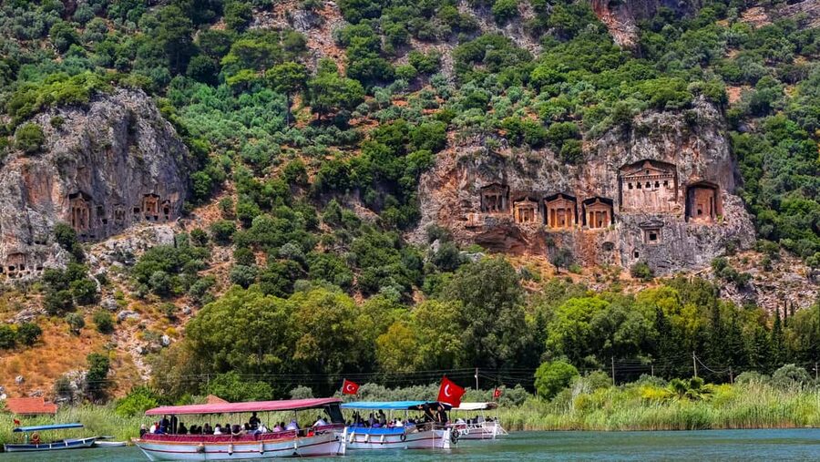 Marmaris: Dalyan Cruise, Turtle Beach & Mud Baths with Lunch - Cruising Dalyan Canal Toward the Tombs