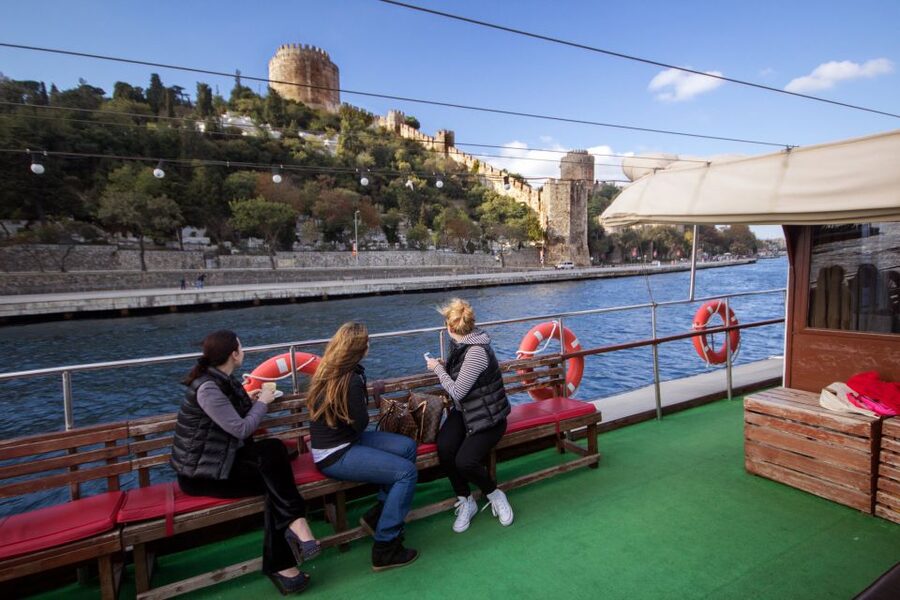 Morning Bosphorus Cruise and Spice Bazaar - What the four-hour schedule means for you