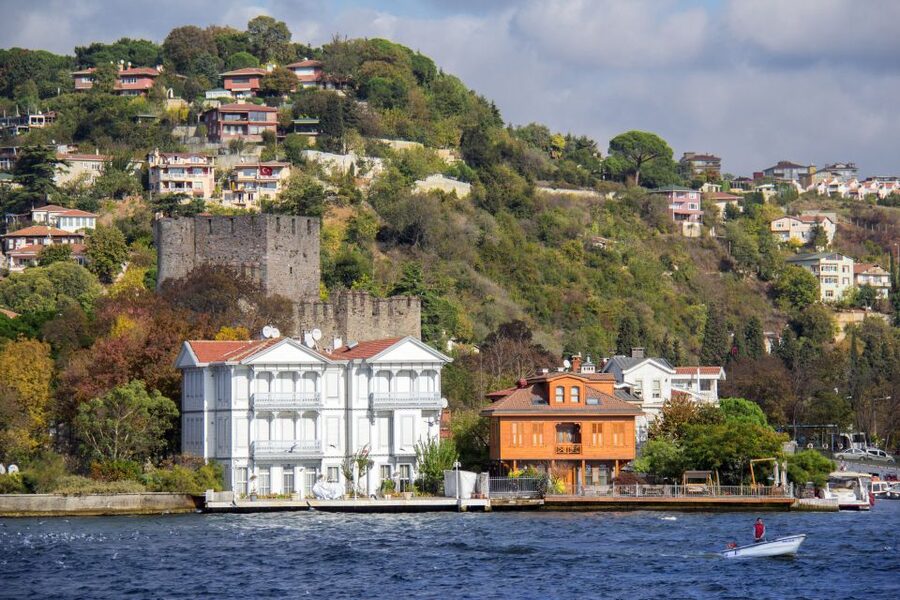 Morning Bosphorus Cruise and Spice Bazaar - The guide and group experience