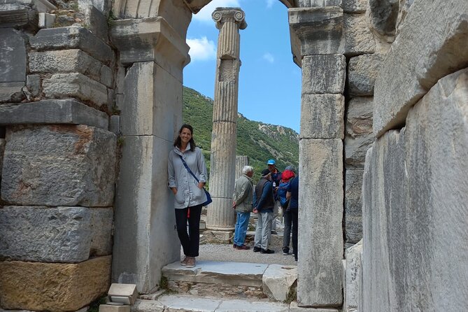 Private Biblical Ephesus Tour from Kusadasi Port with Lunch - Lunch, Turkish food, and the possible carpet stop