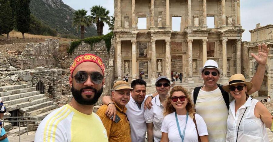PRIVATE EPHESUS TOUR FOR CRUISERS: On-time Return Guaranteed - Meeting your guide at Kuşadası Port