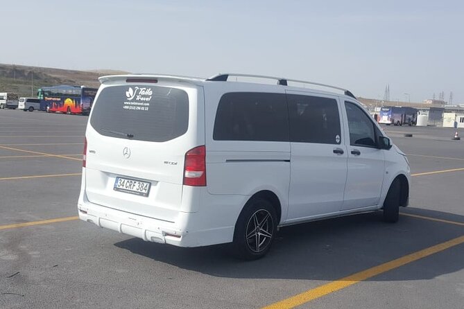 Private Istanbul Airport (IST) Transfer To/From City Center - Finding the R99 meeting point at Istanbul Airport