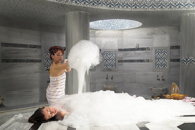 Private Tour in Ephesus and Traditional Turkish Bath from Port - The lunch stop and a taste of local life