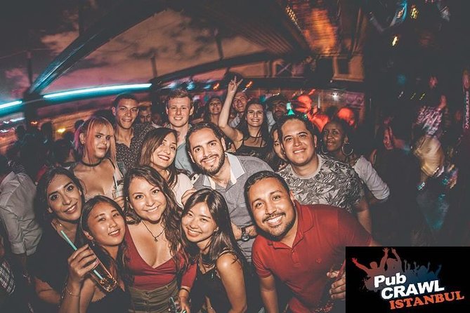 Pub Crawl Istanbul / Rooftop Clubs & Party Bus - The late route into Nevizade