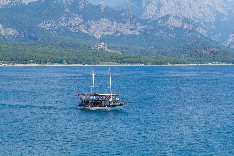Relaxing Boat Trip with Lunch and Drinks - Booking tips for a smoother day