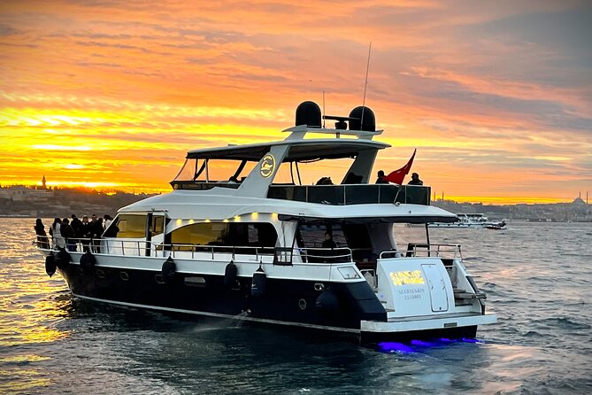 Scenic Bosphorus Sunset Cruise – 2.5 Hours of Luxury & Views - Üsküdar and the view toward the old city