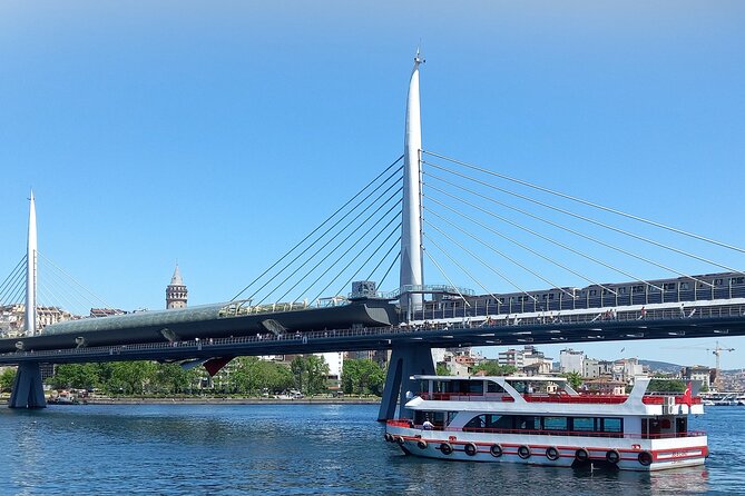 Short Bosphorus Cruise Tour With Hotel Pickup And Audio Guide - Group size and the boarding delays