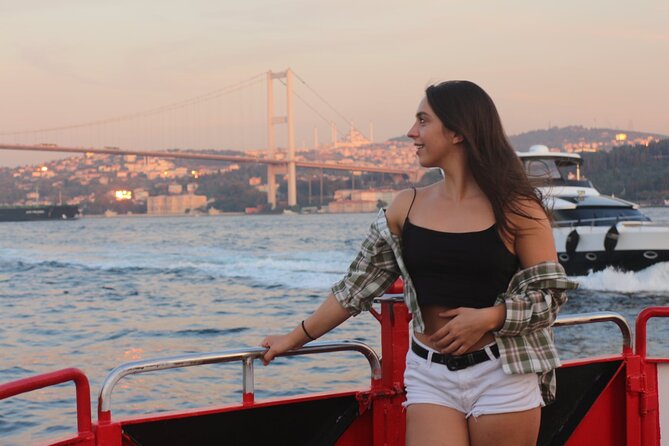 Short Bosphorus Cruise Tour With Hotel Pickup And Audio Guide - Meeting in Eminönü and getting picked up