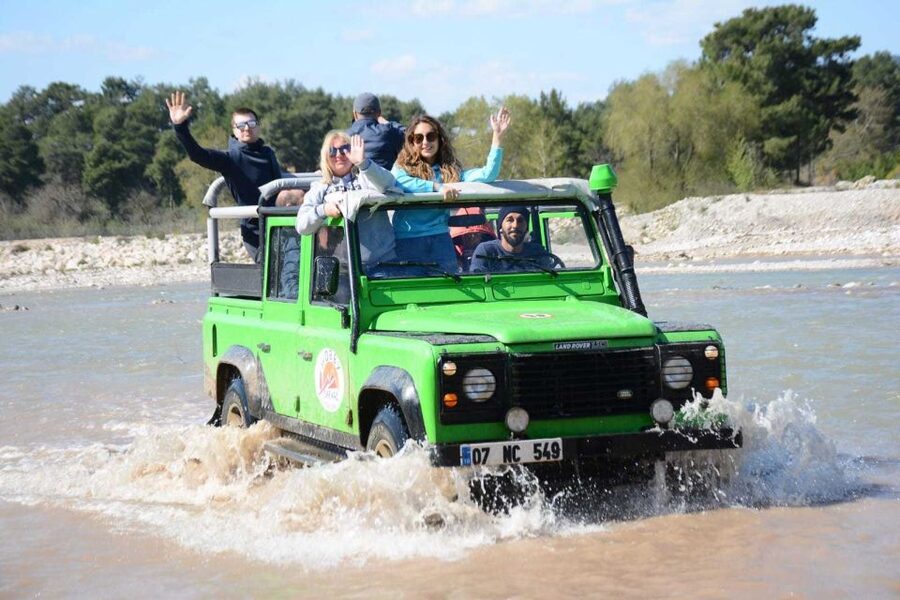 Side: Green Canyon Jeep and Boat Tour with Lunch - The final village stops and ride back