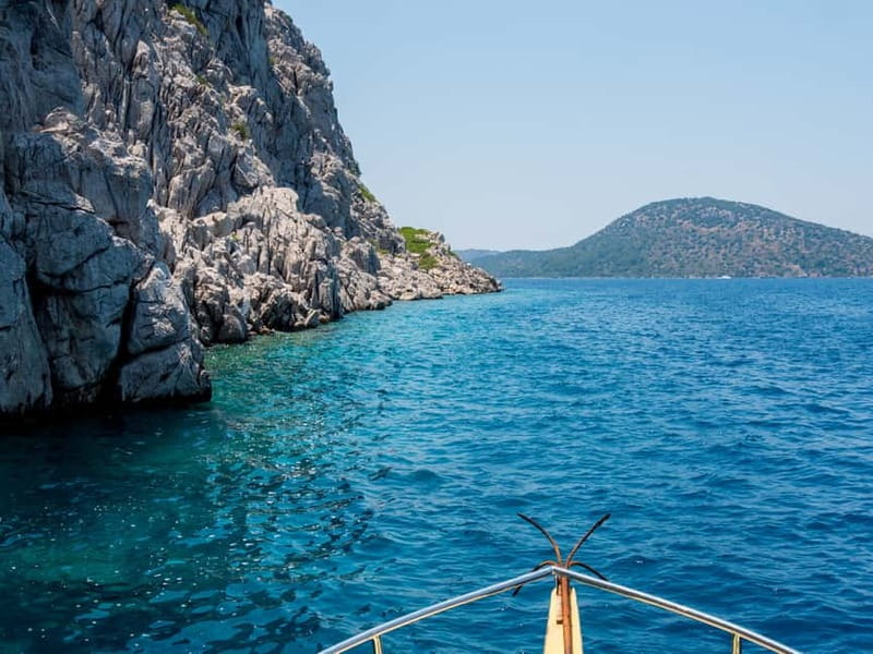 Side: Pirate Boat Trip with Lunch & Swimming Stops - What the $26 price really covers