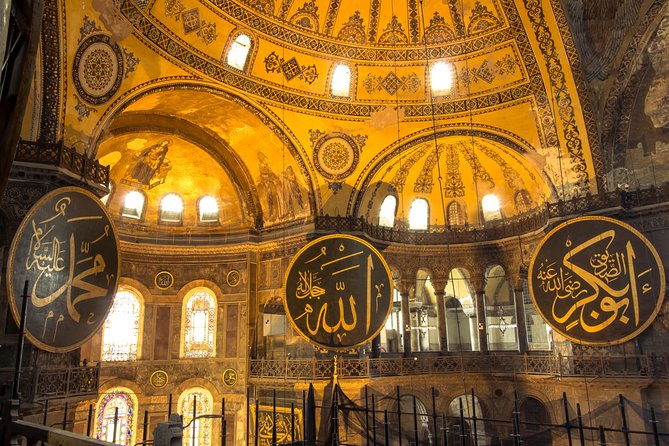Skip-the-Line Istanbul: Private Tour from Cruise Ship & Hotel - Blue Mosque: beautiful tiles and a working place of worship