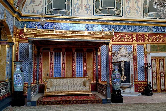 Small-Group Topkapi Palace and Harem Tour with Tickets - How the guides shape the experience