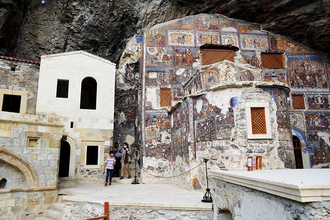 Sumela Monastery, Zigana and Hamsiköy Village Tour - Hamsiköy brings the tour back to local food