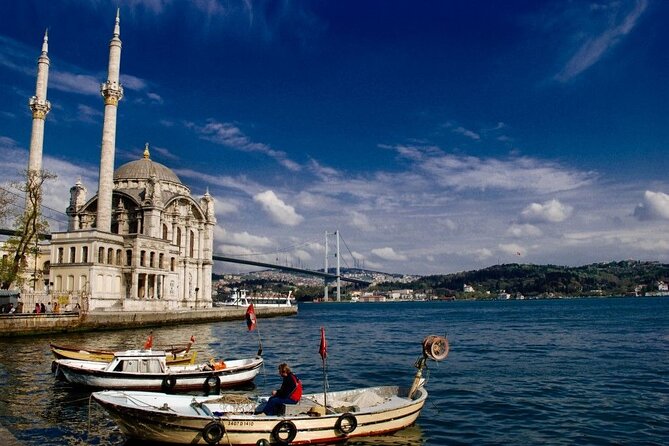 Sunset Cruise with Stop along Asia: Discover Istanbul's Bosphorus - Finding the right boat and choosing your seat