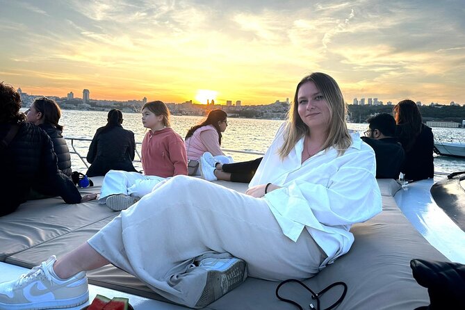 Sunset or Daytime Istanbul Guided Luxury Yacht Cruise with Snacks - Palaces on the Asian shore