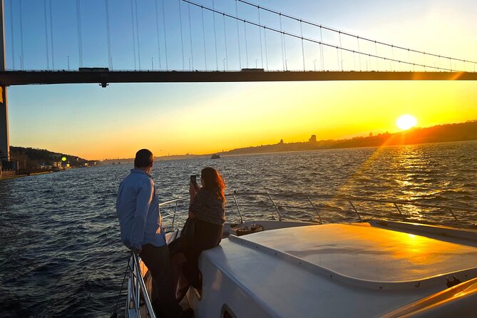 Sunset or Daytime Istanbul Guided Luxury Yacht Cruise with Snacks - The Maiden’s Tower and Galata Tower