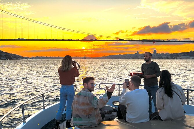 Sunset or Daytime Istanbul Guided Luxury Yacht Cruise with Snacks - What the two-hour route reveals