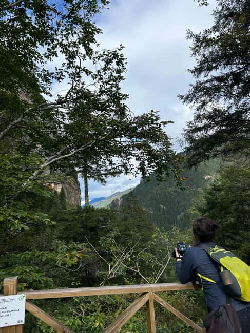 Trabzon: Sümela Monastery, Cave, and Hamsiköy Daily Tour - What the guide adds to the day